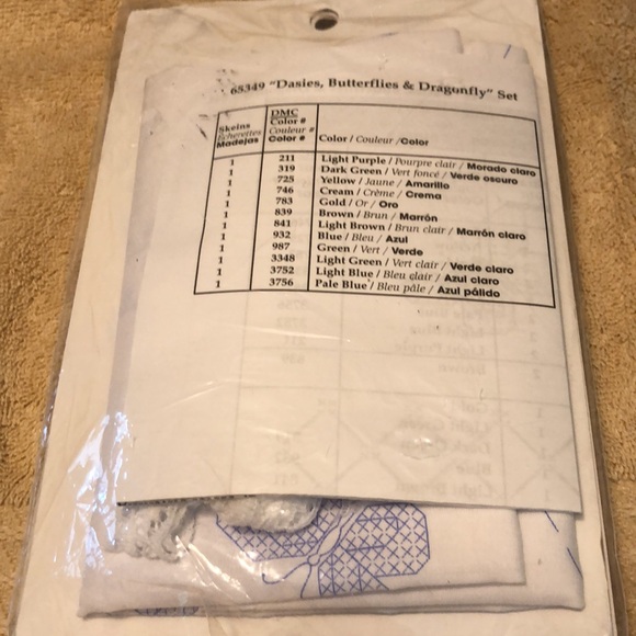 Bucilla Stamped Cross Stitch Dresser Scarf & Doily Set #65349 Daisies, Butterfly - Picture 6 of 6